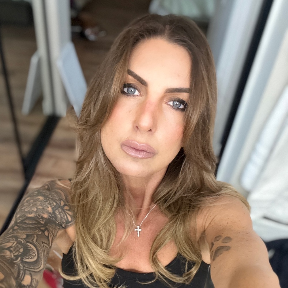 Meet your Posher, Cynthia